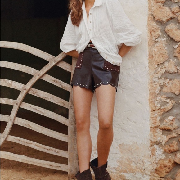 Anthropologie Studded Faux
Leather Shorts, Size 10 UK 14 - Picture 2 of 11